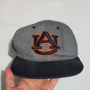 VTG AUBURN UNIVERSITY TOP OF THE WORLD SNAPBACK HAT NCAA